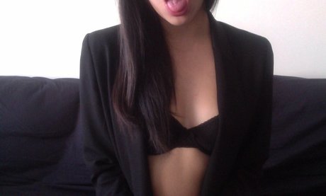 Women4chan star pornographic pictures