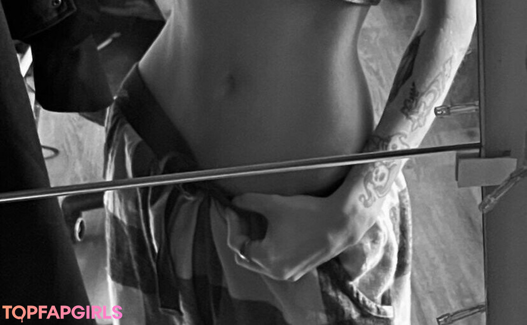 Hollowpix model sexy galleries
