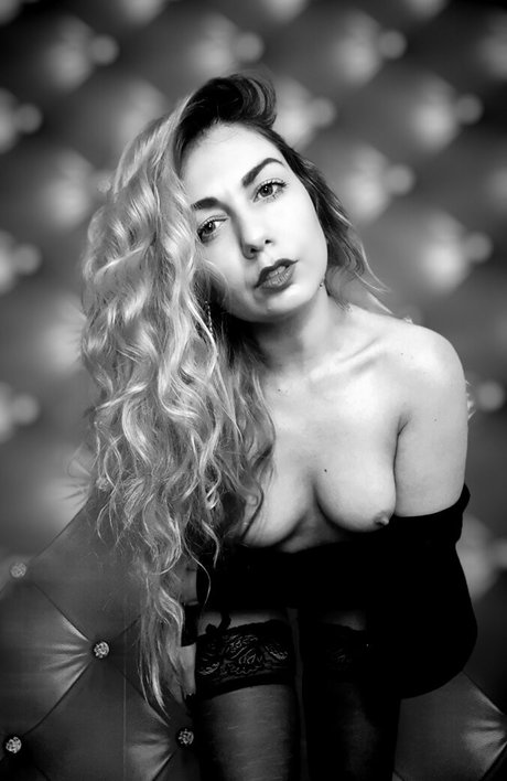 LindaWhite pornstar exclusive pictures