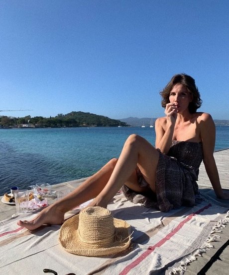 Andja Lorein hot model img