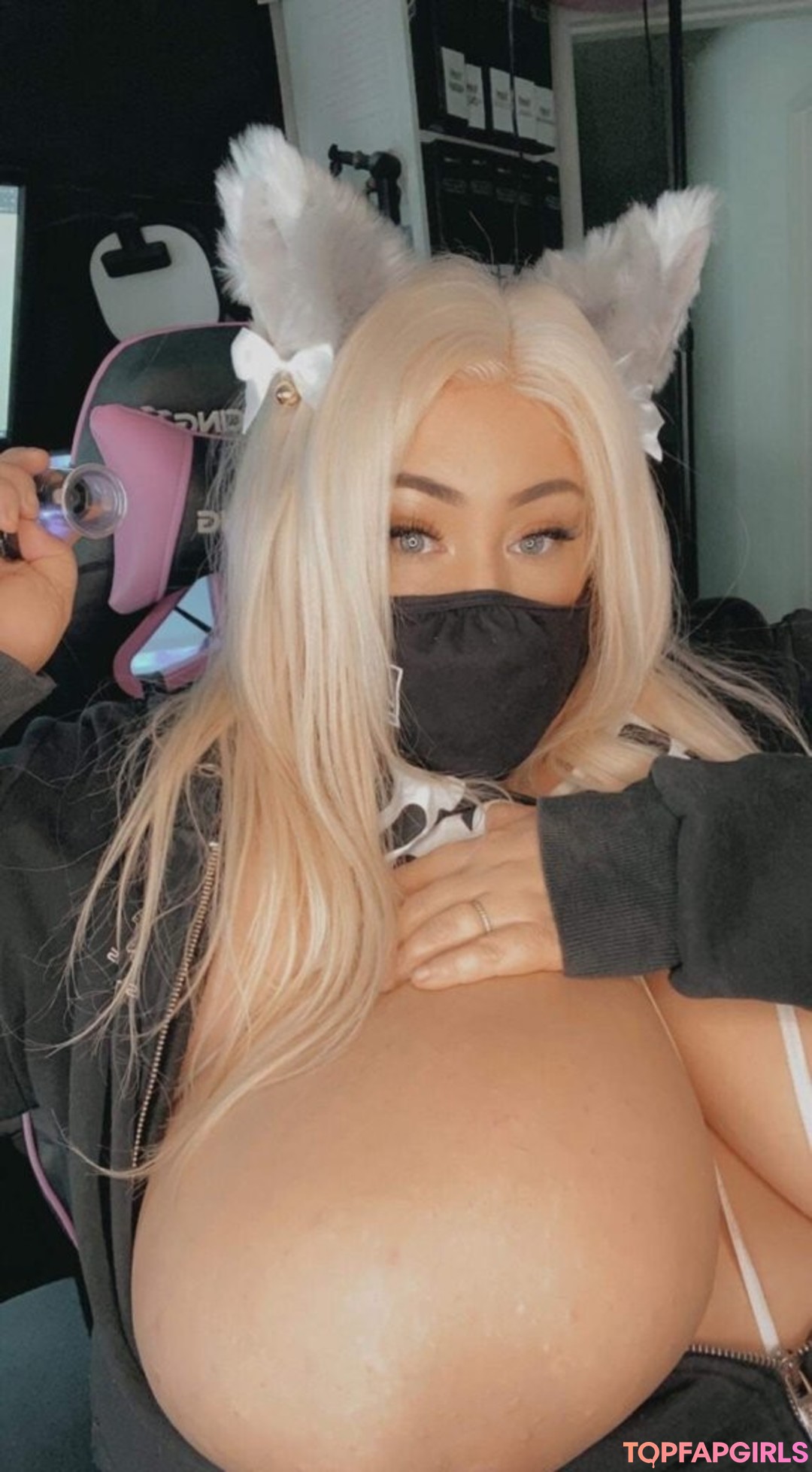 Keakus naked pornstar photo