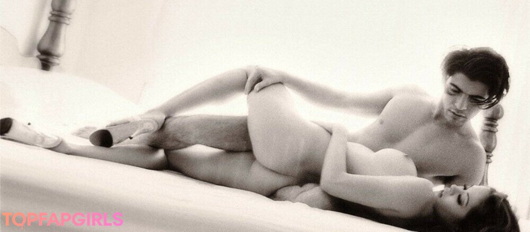 Brooke Burke naked pornstar image