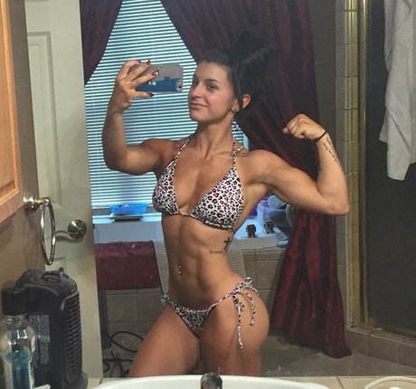 Taylor Vertucci naked pornstar galleries