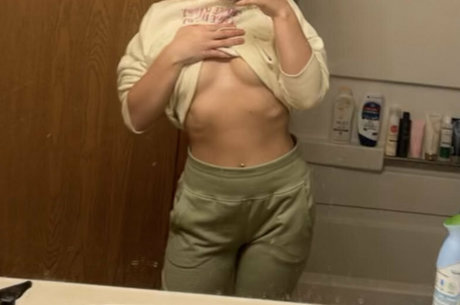 Queenblondii model free pics