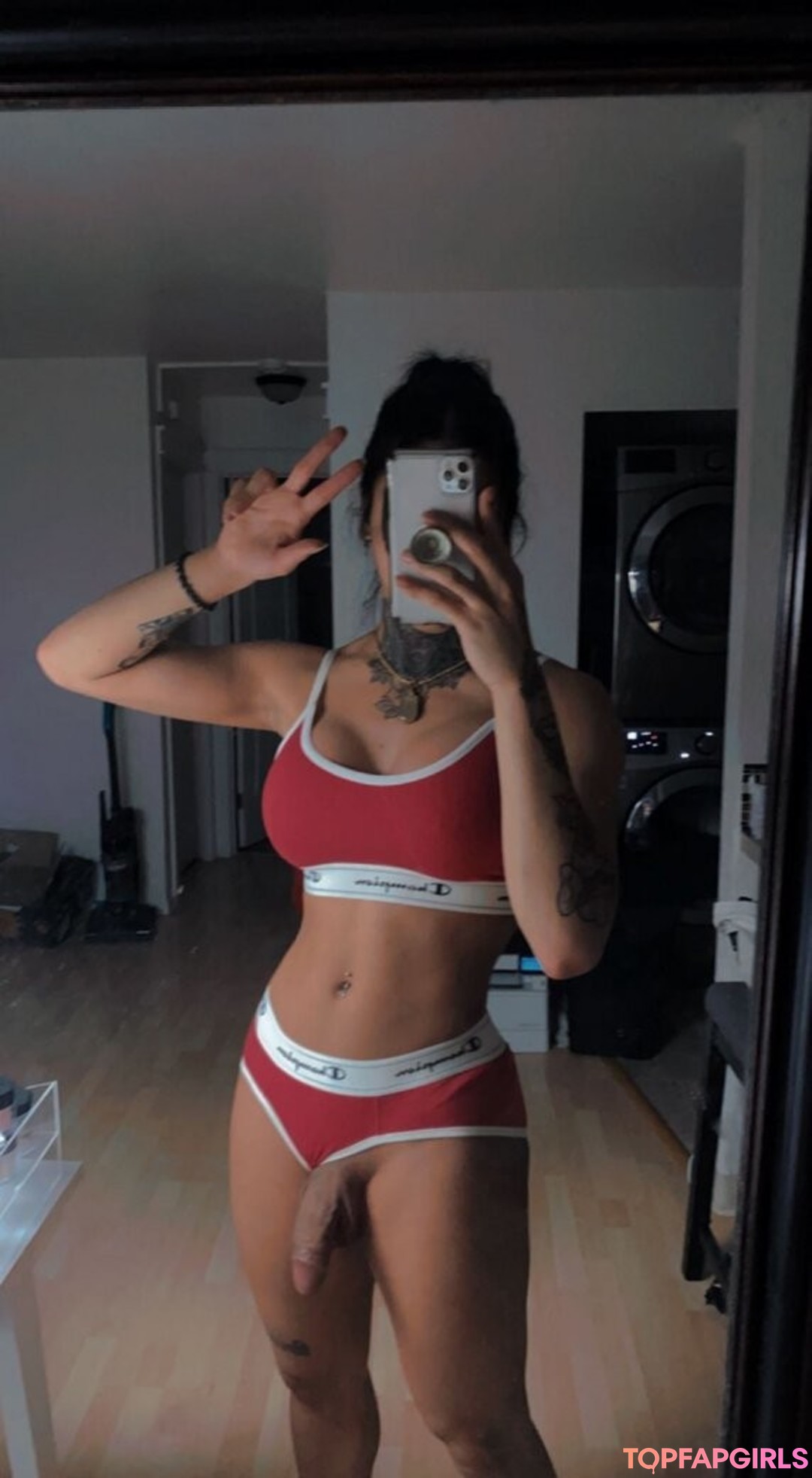 Nova Valentina star sexy pic