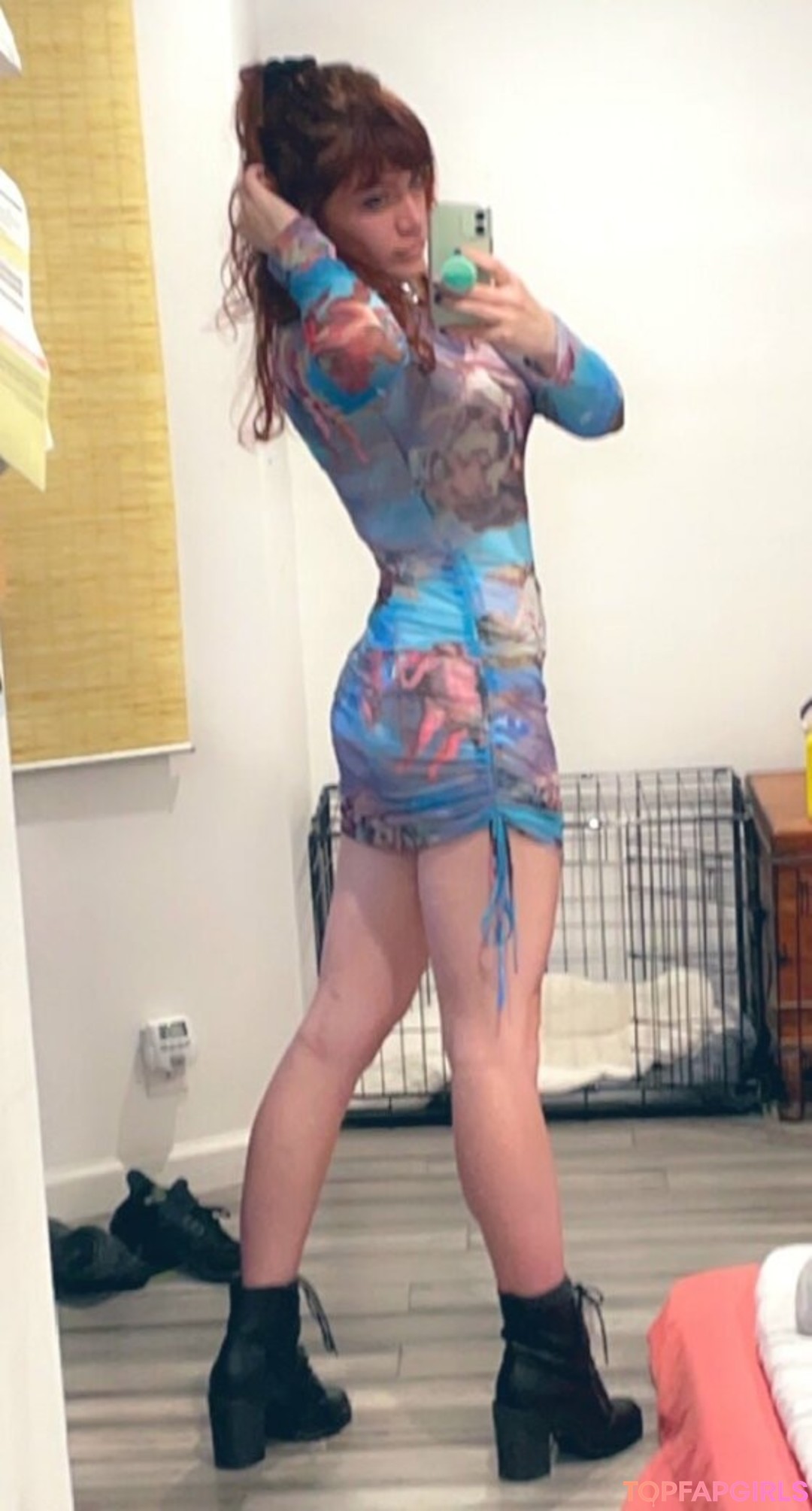 SmokeAndSomno star xxx pic