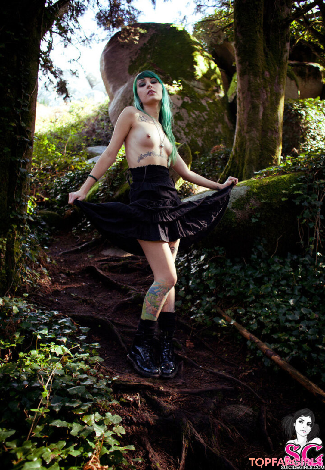 Discordia model high quality photo