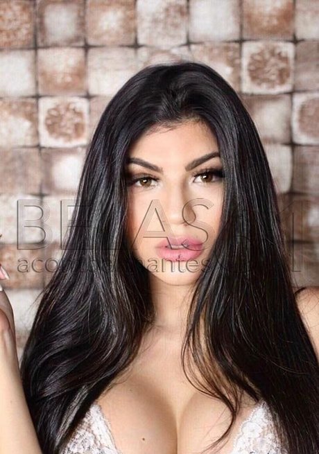 Alanamaxxine perfect pornstar photos