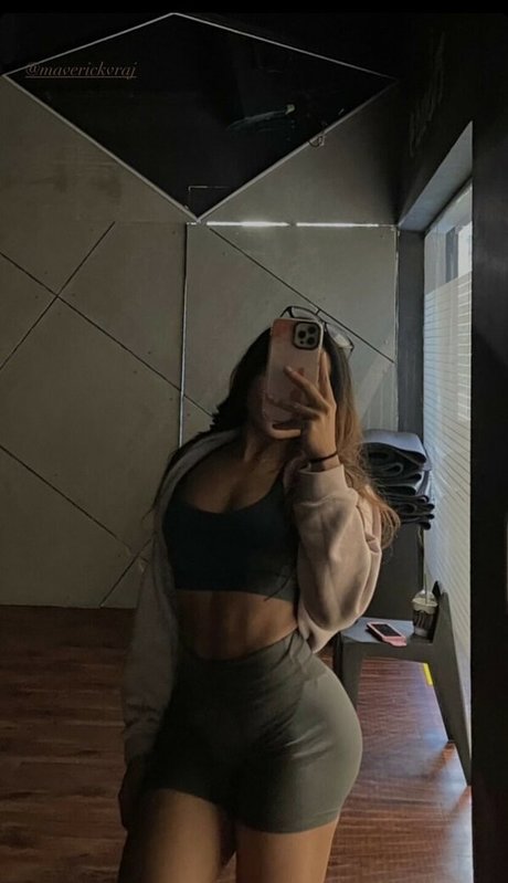 skinny brunette onlyfans free nude pic