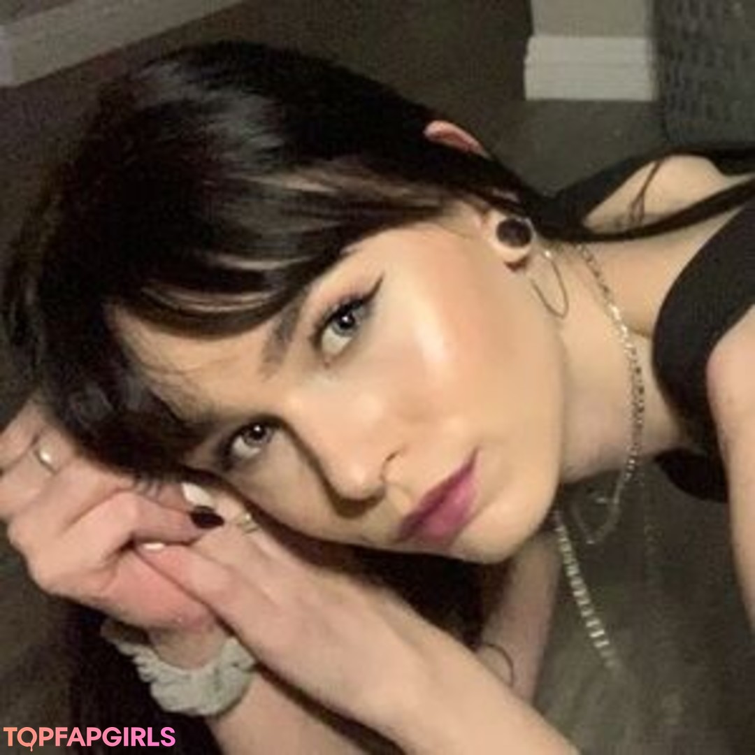 April Arson pornstar adult pics