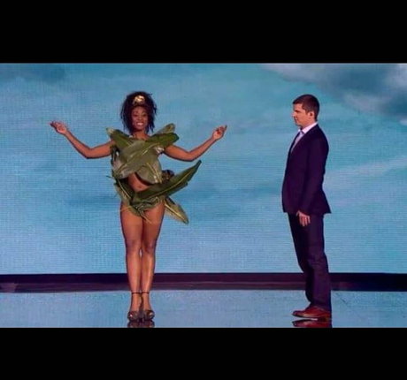 Scarlette Douglas model pretty img