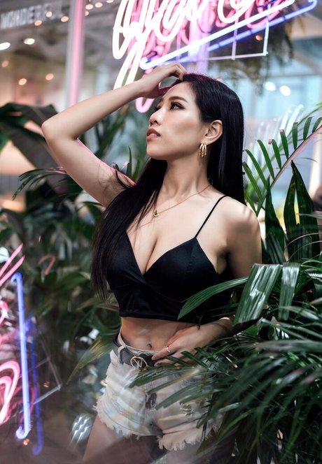 amylove0530 hot actress pic