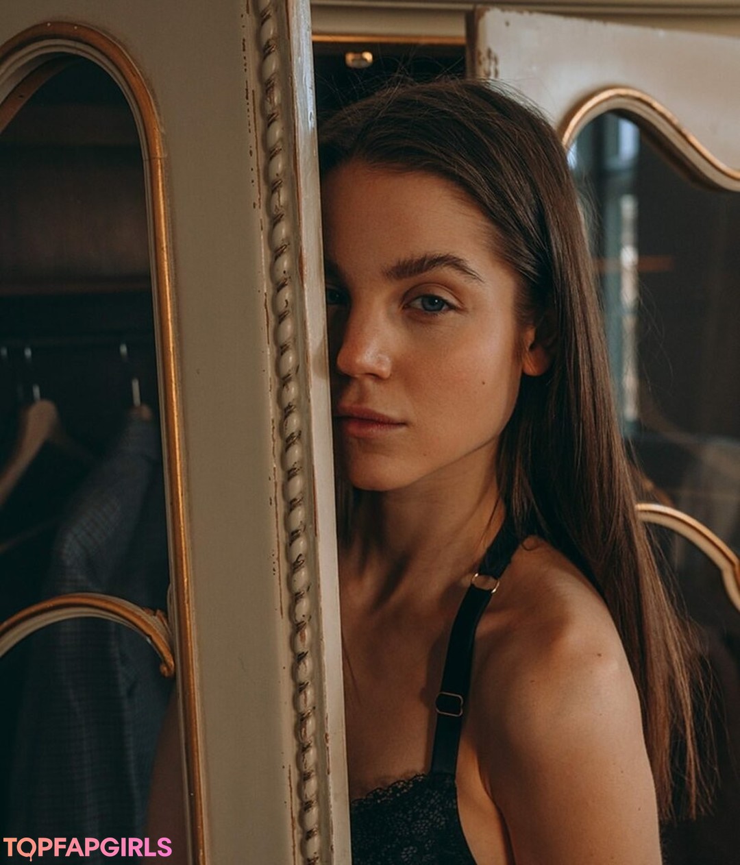Pauline Schuller exclusive star photos