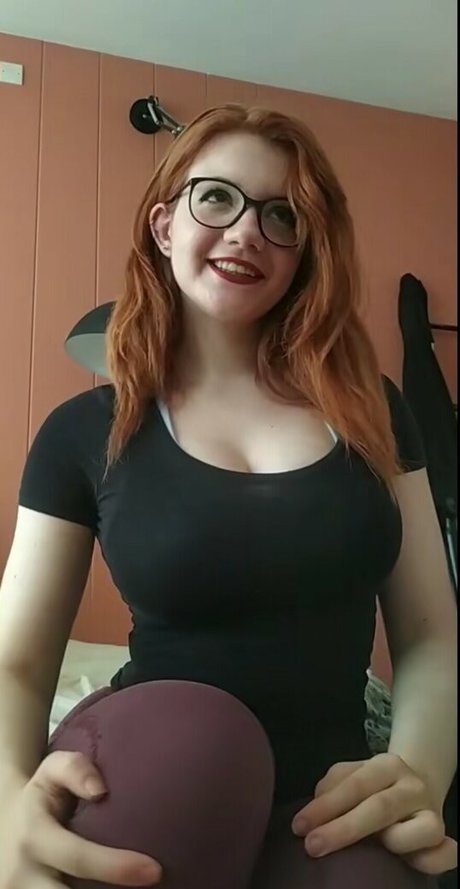 Heavenshii nudes model photo