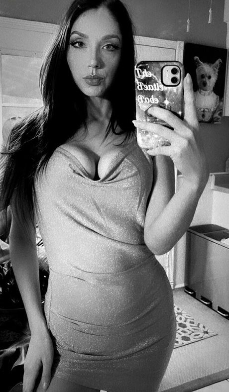 TheBeatleBabe hot actress photos