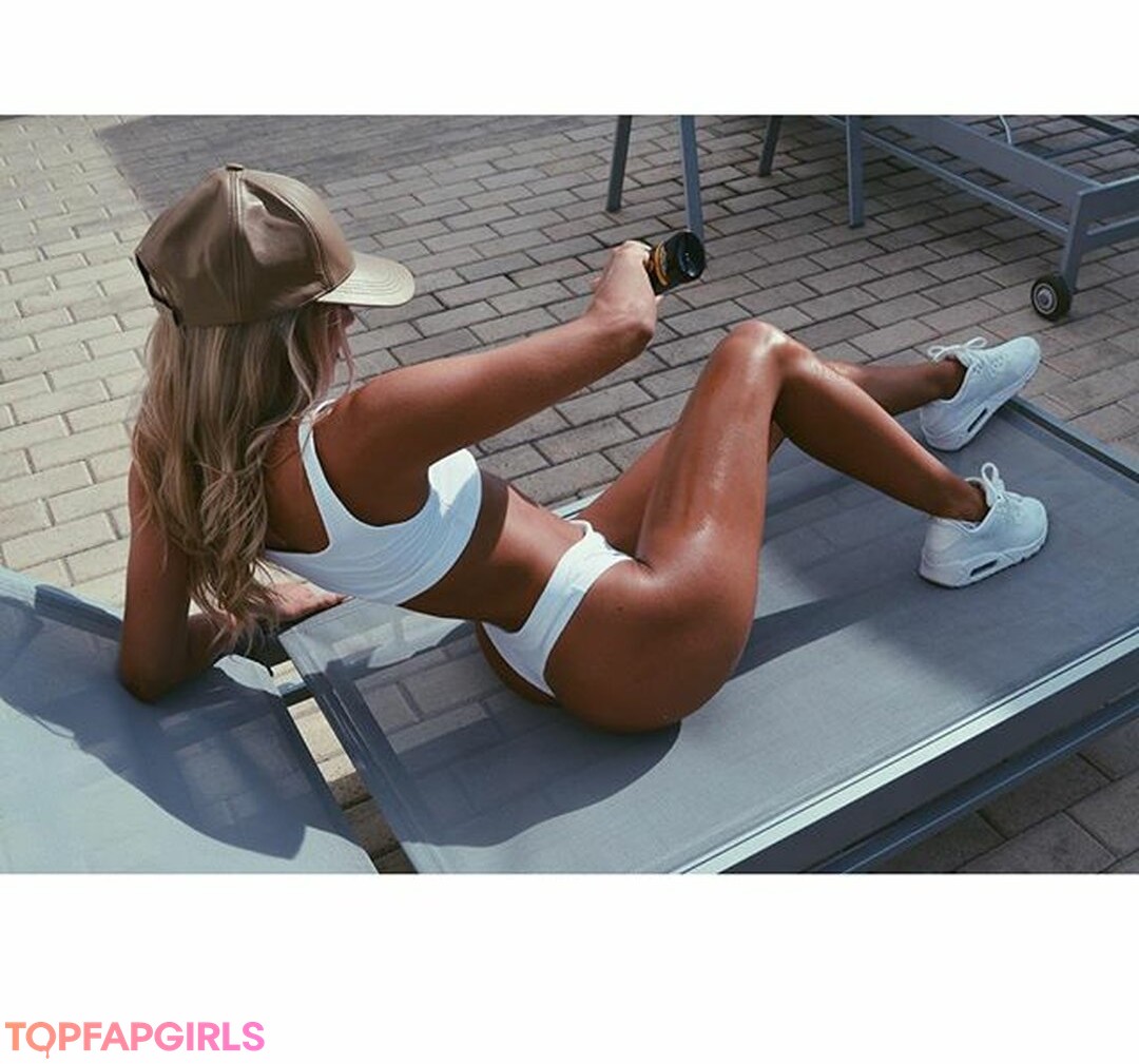 Casi Davies free star gallery