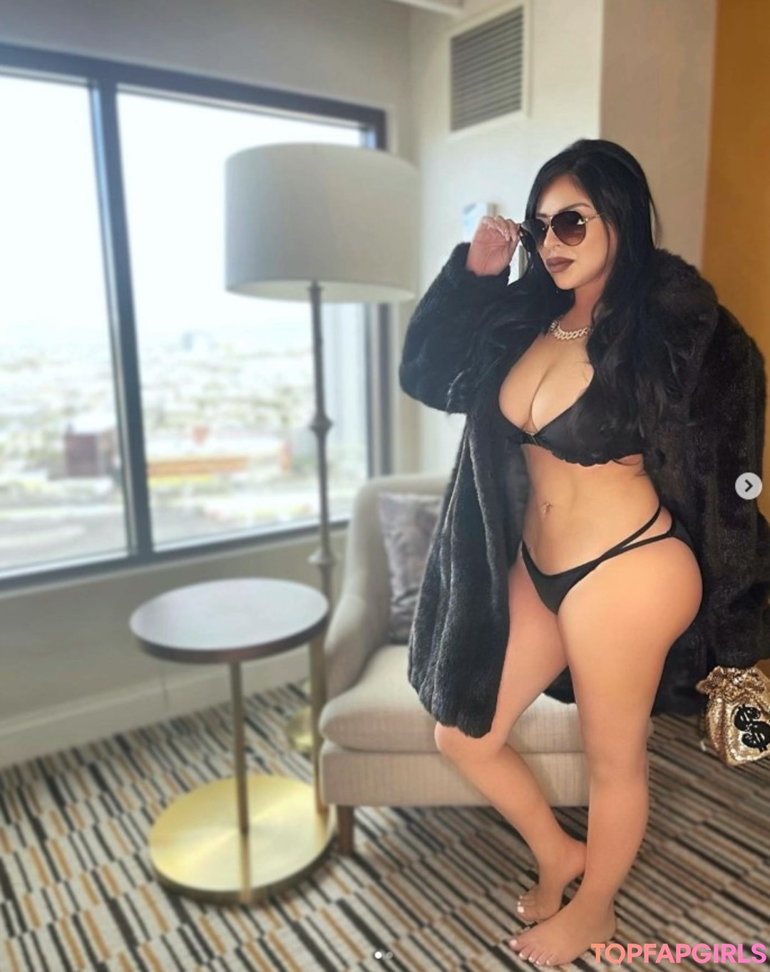Champagne Chronicles art actress pictures