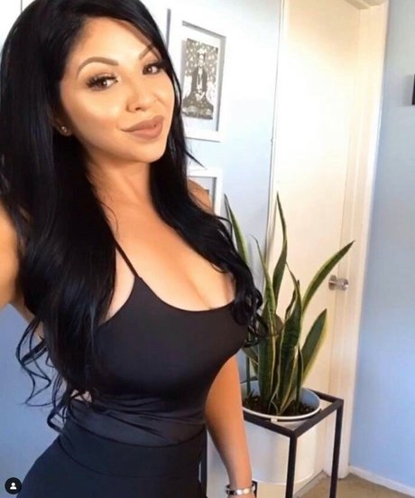 Champagne Chronicles pornographic actress image