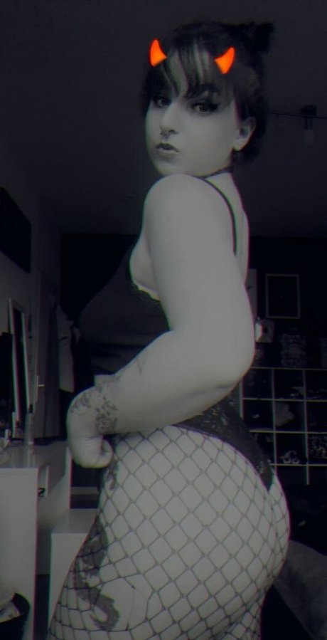 Lenaofficial high quality model picture