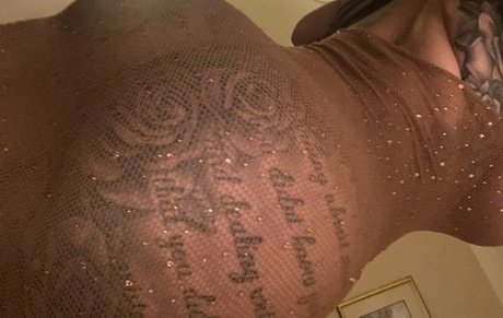 Louise McNamara model hot images