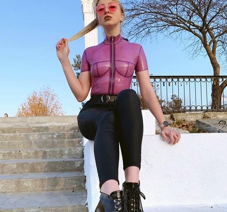 Bronnica pornstar adult pic