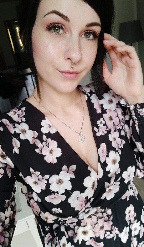 romisu model hot images