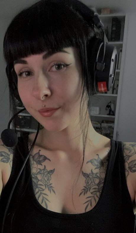 romisu pornstar adult photos