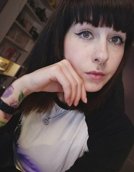 romisu top profile image