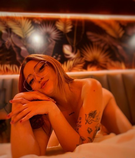 Yuna Kitty sexy pornstar image