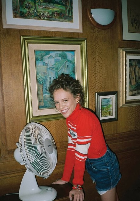 Shira Haas model nice pics