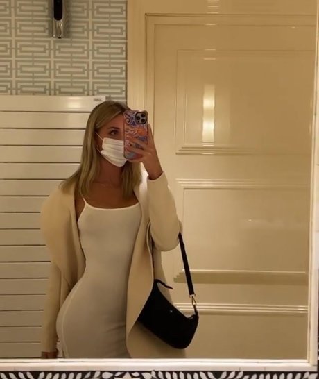 Lily Bowman beautiful actress pic