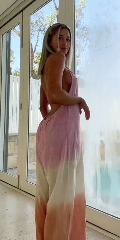 Lily Bowman model hot picture