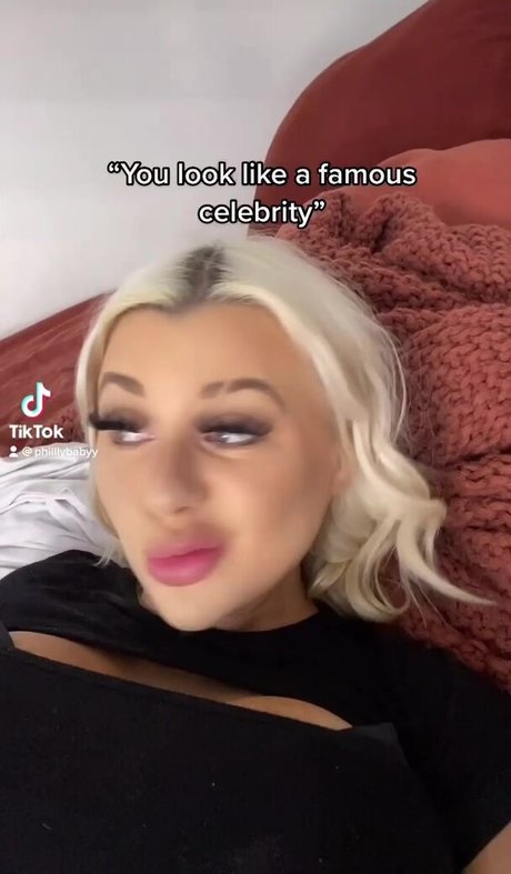 Phillybabbyy model porn image