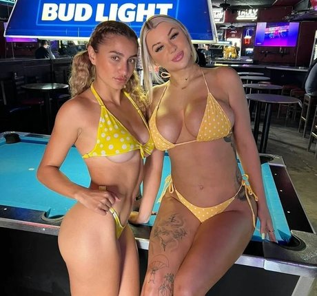 Phillybabbyy pornographic model images