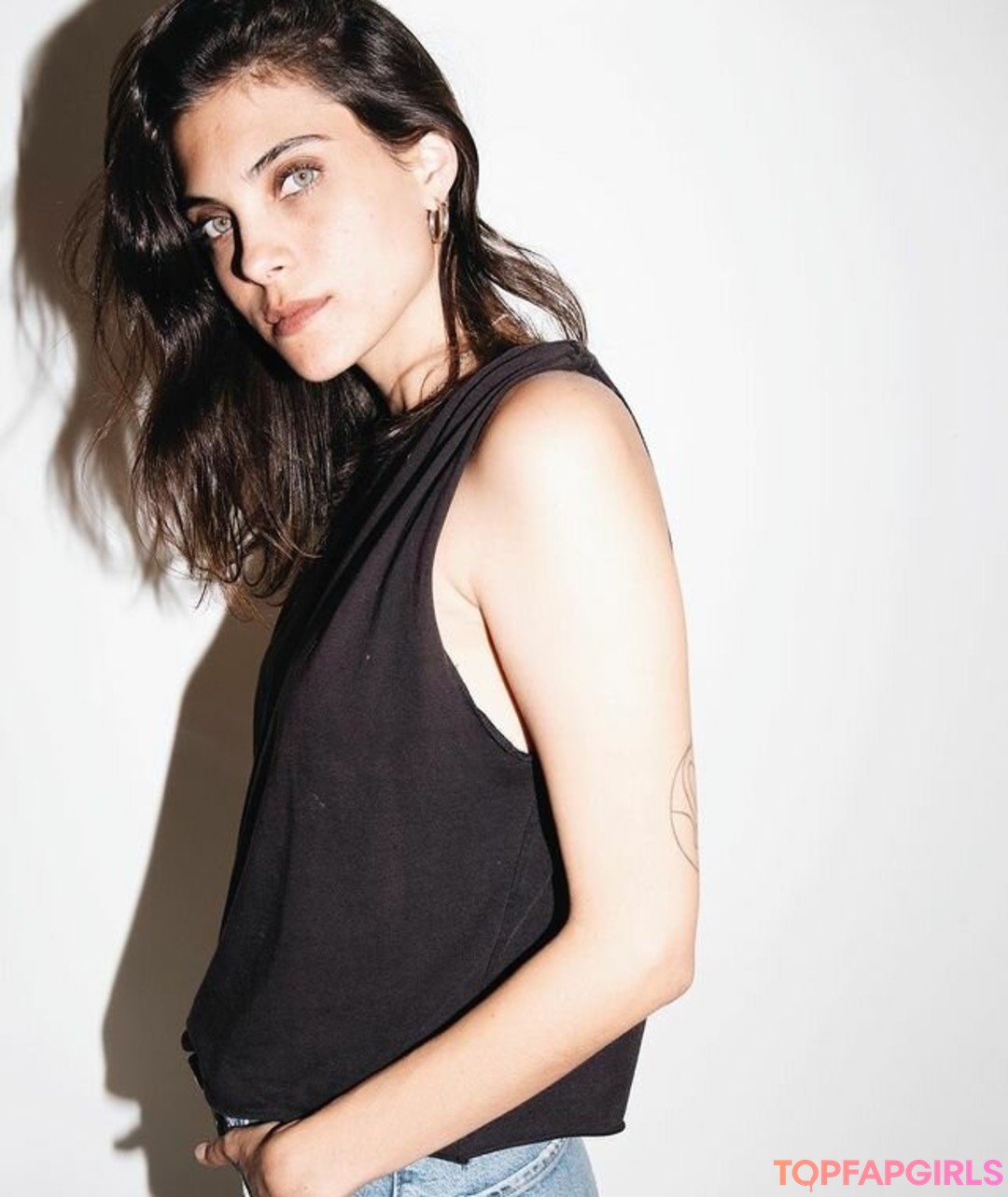 Meyran Menkes model naked pic
