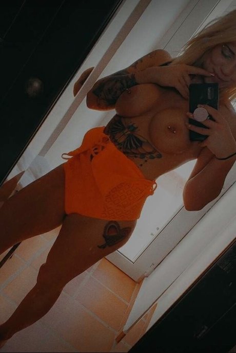 Thatonegirl a naked star gallery