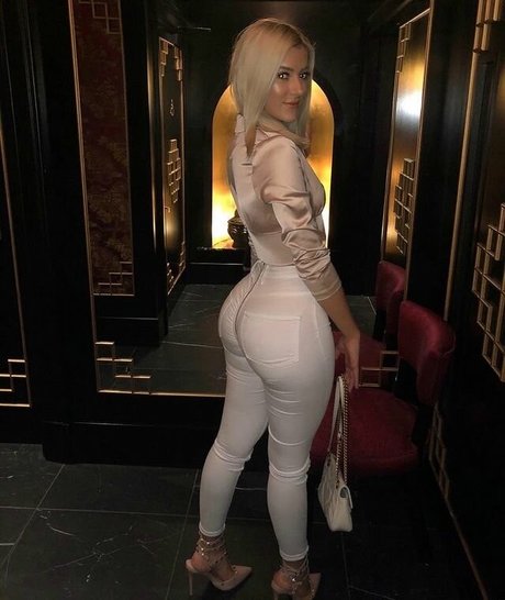 lesbians onlyfans exclusive image