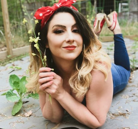 french mature onlyfans hot sexy photos