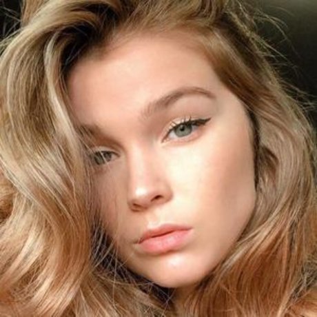 Taymoo model top archive