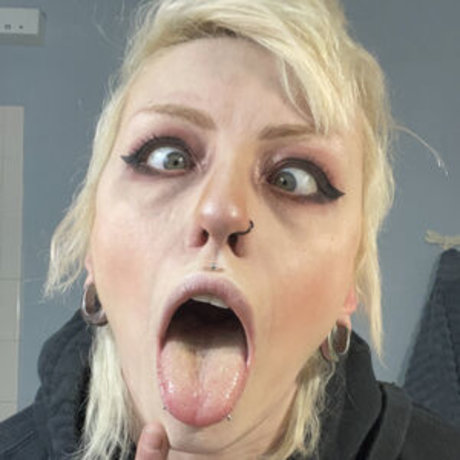 Echo Voxx nudes model gallery