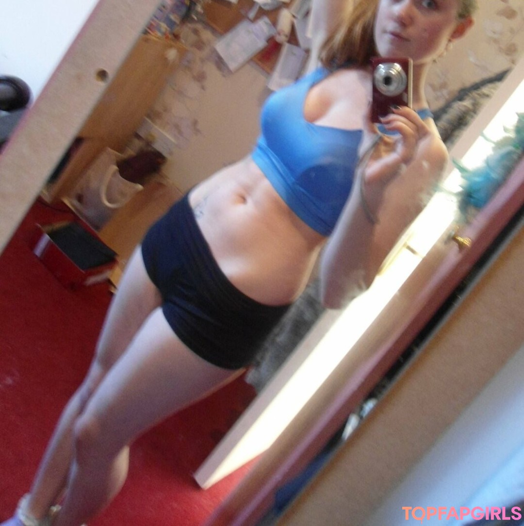 PoloSnuggles model pretty img