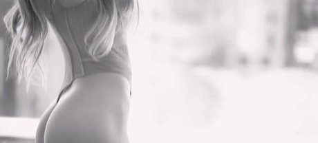 clothed onlyfans pornographic images