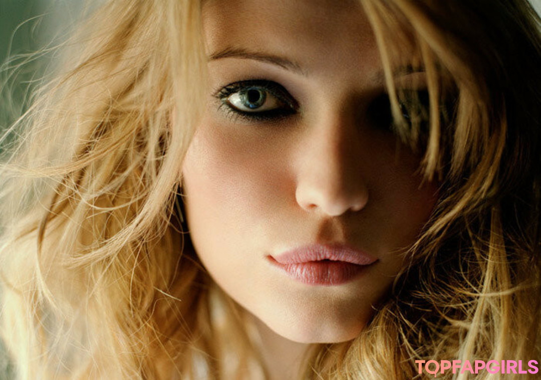 Ivana Milicevic model naked img