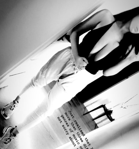 Darcybuchan porn model img