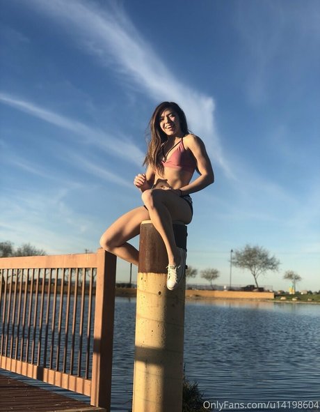 Janasmyle hot model pics