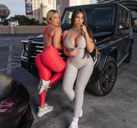 thaliamcix star free pics