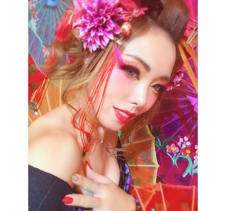 MakiRon exclusive actress gallery