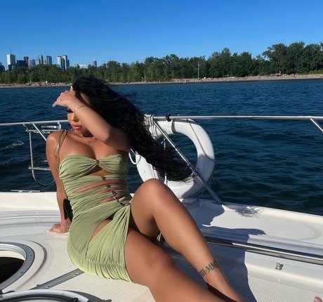 ohsoyoulily pornstar erotic image