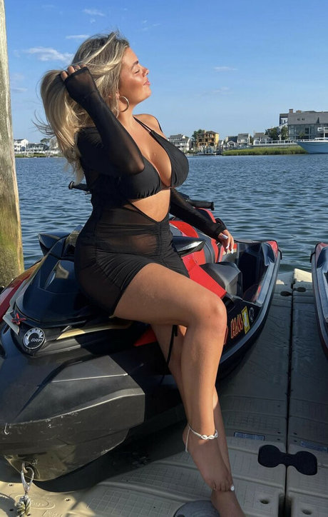 Jillian Villano nudes model picture