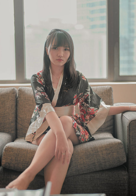 azulacan pretty pornstar image